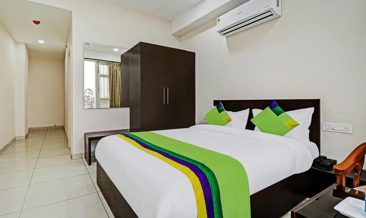 Hotel Treebo Kamron Regency Sector 80 Mohali Esterno foto