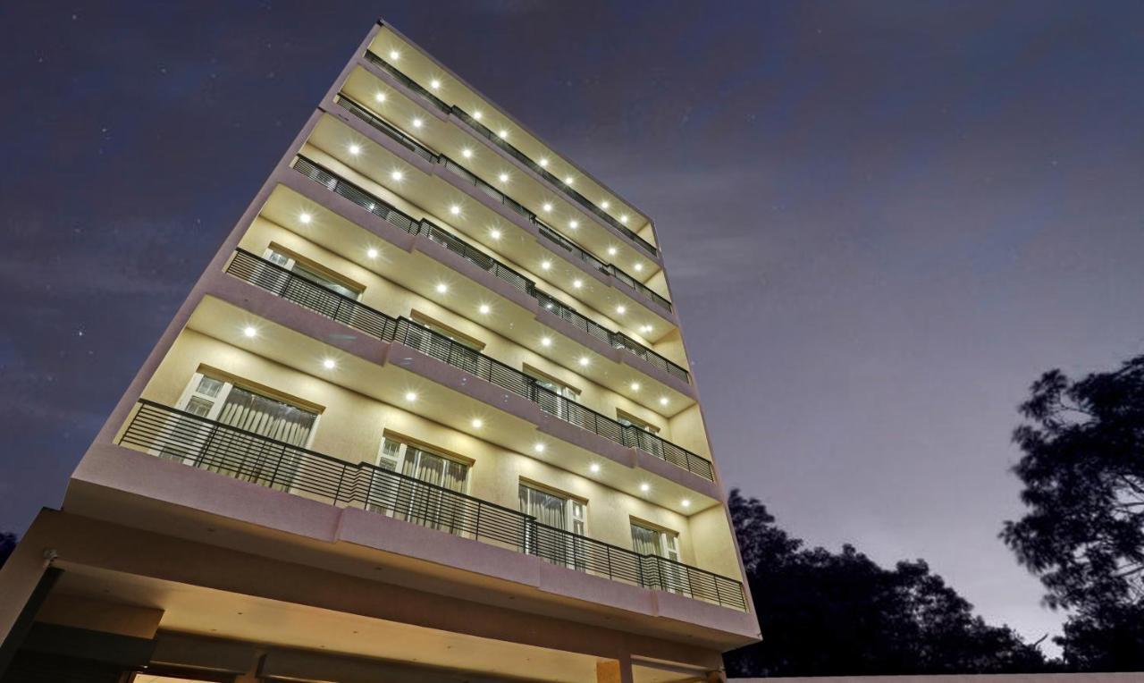 Hotel Treebo Kamron Regency Sector 80 Mohali Esterno foto