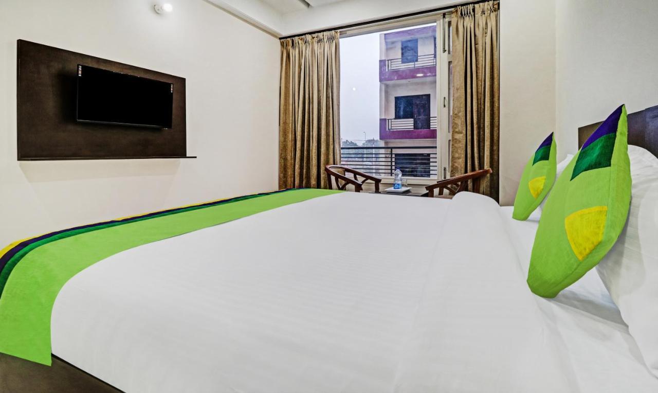 Hotel Treebo Kamron Regency Sector 80 Mohali Esterno foto